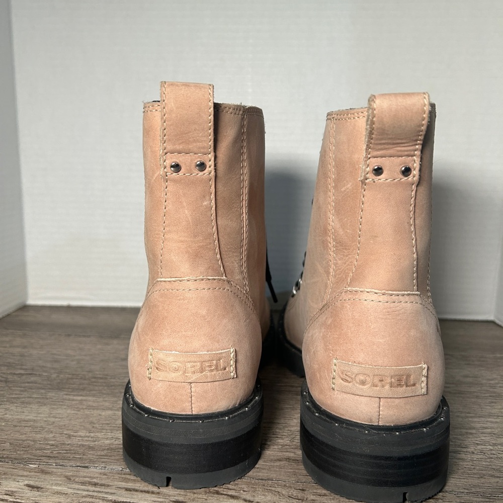 Sorel boots - Picture 3 of 6